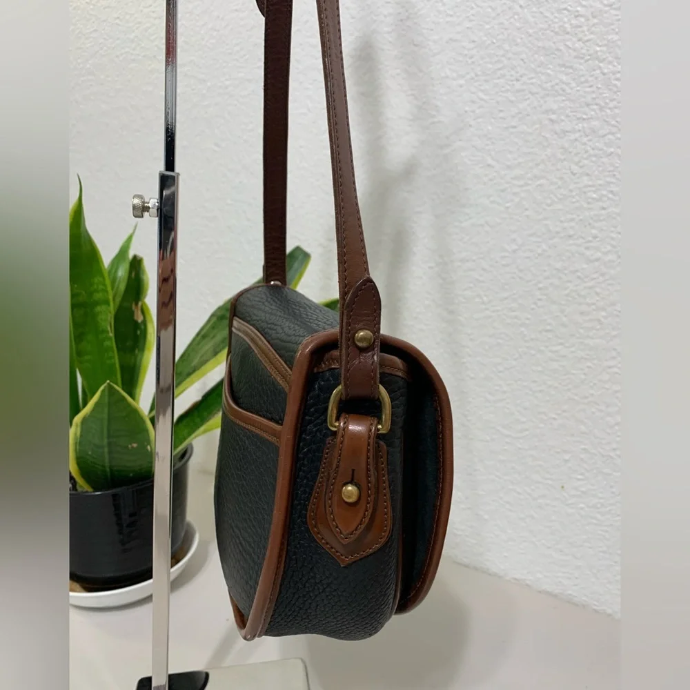 💕👜Vintage Dooney & Bourke Crossbody - Picture 5 of 12